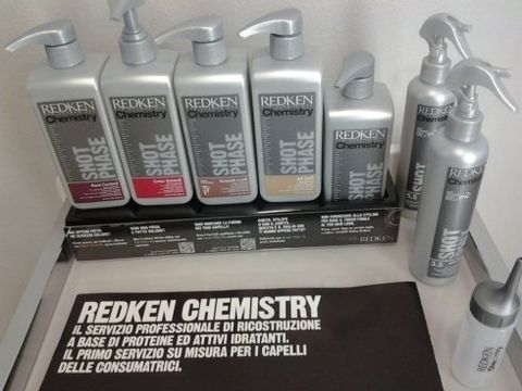 Prodotti di Ricostruzione Chemistry della Redken