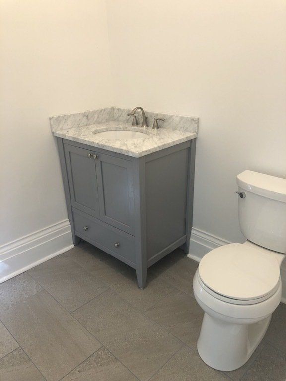 123 Montgomery half bath