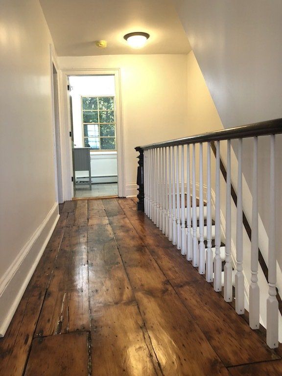 123 Montgomery hallway