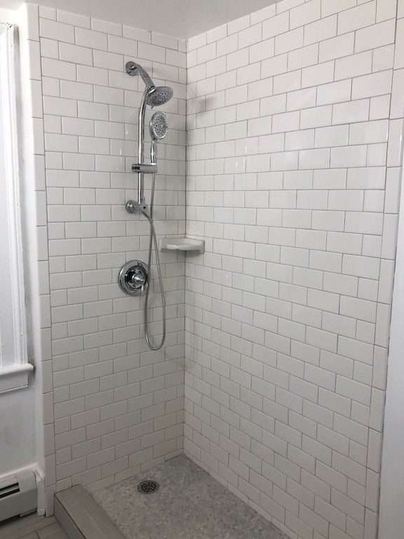 123 Montgomery shower
