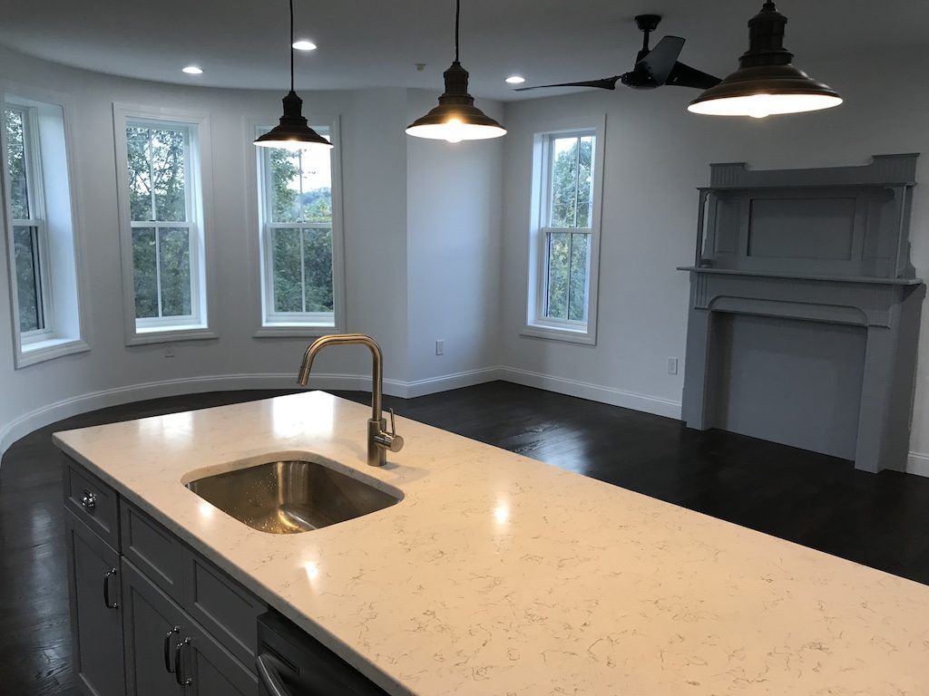 161 Bayview kitchen and living