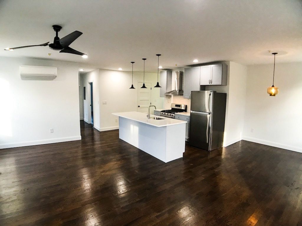 161 Bayview living area