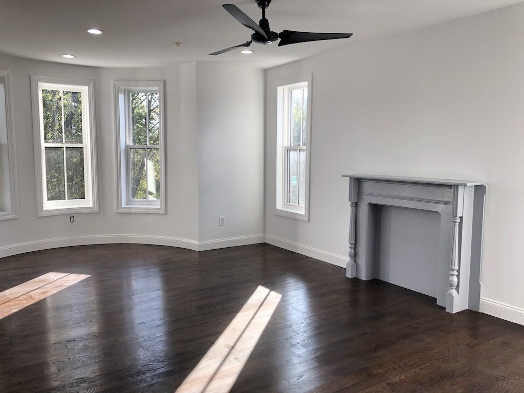 161 Bayview livingroom fire place