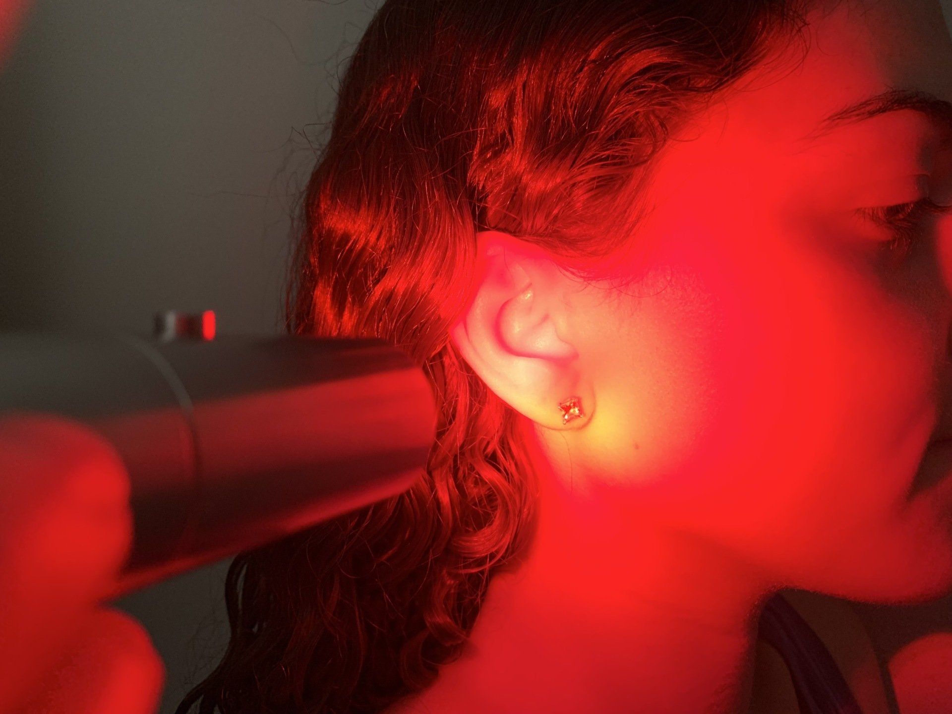 Inergy Photon Laser being used for Laser DetoxTherapy
