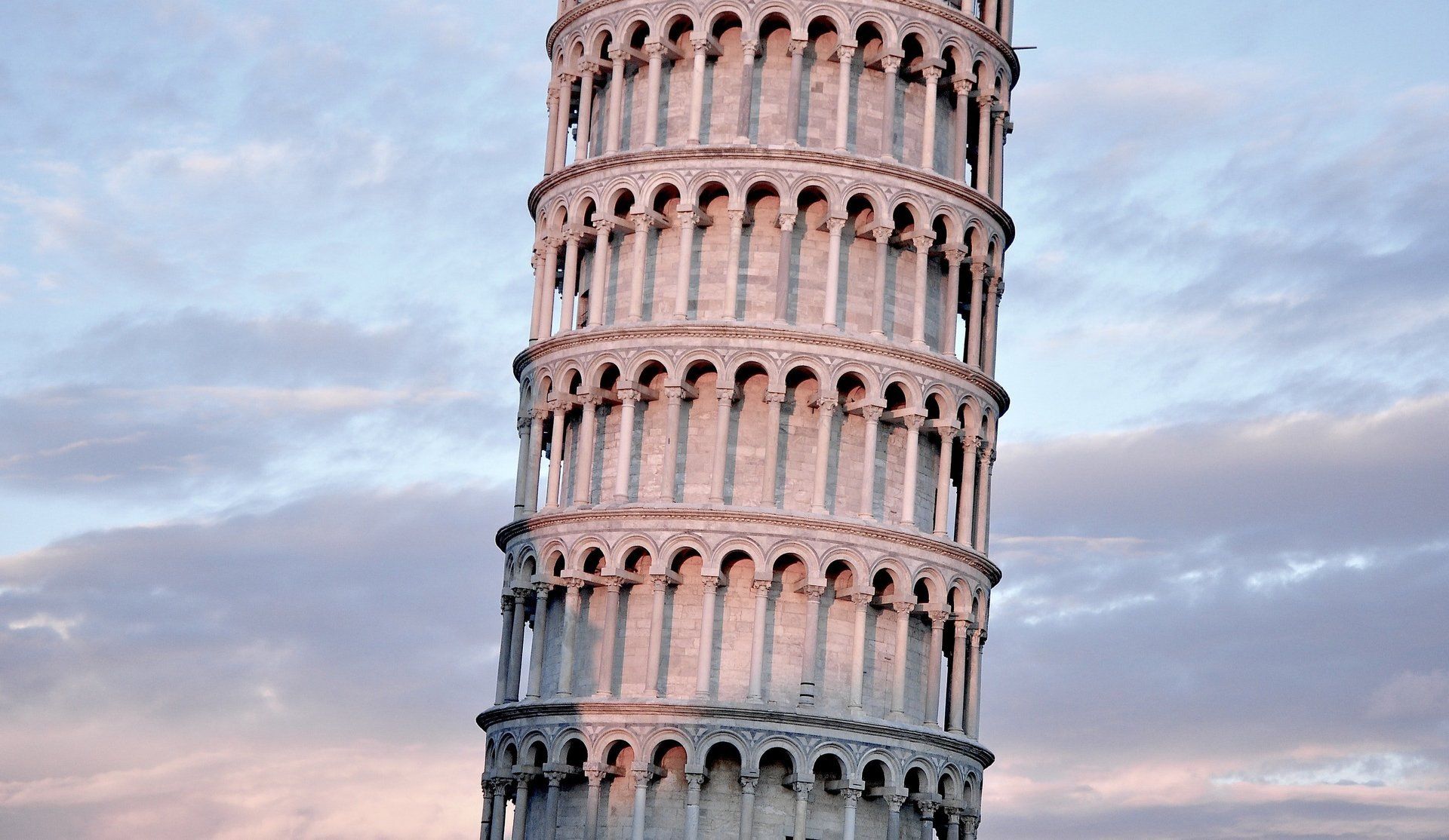 La torre pendente di Pisa