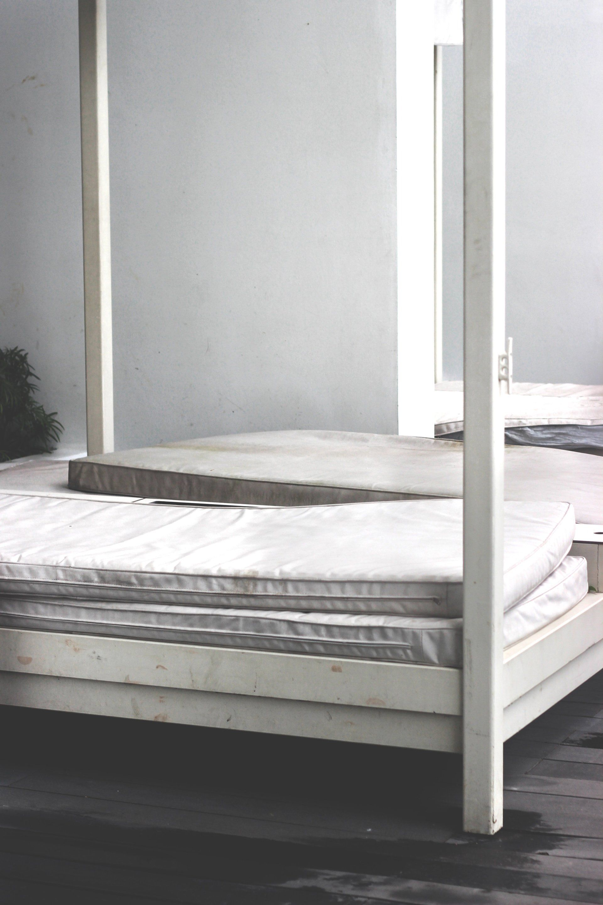 Mattress removal in Falls Church, VA