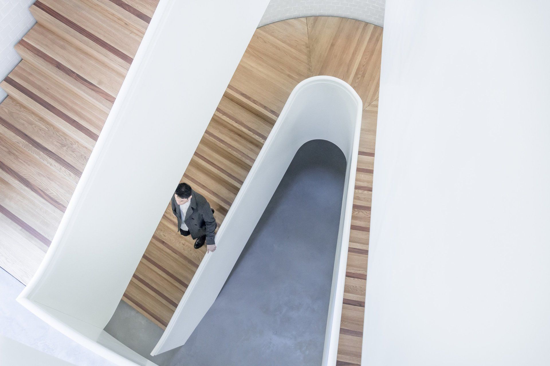 Floors, stairway, guardrails & handrails