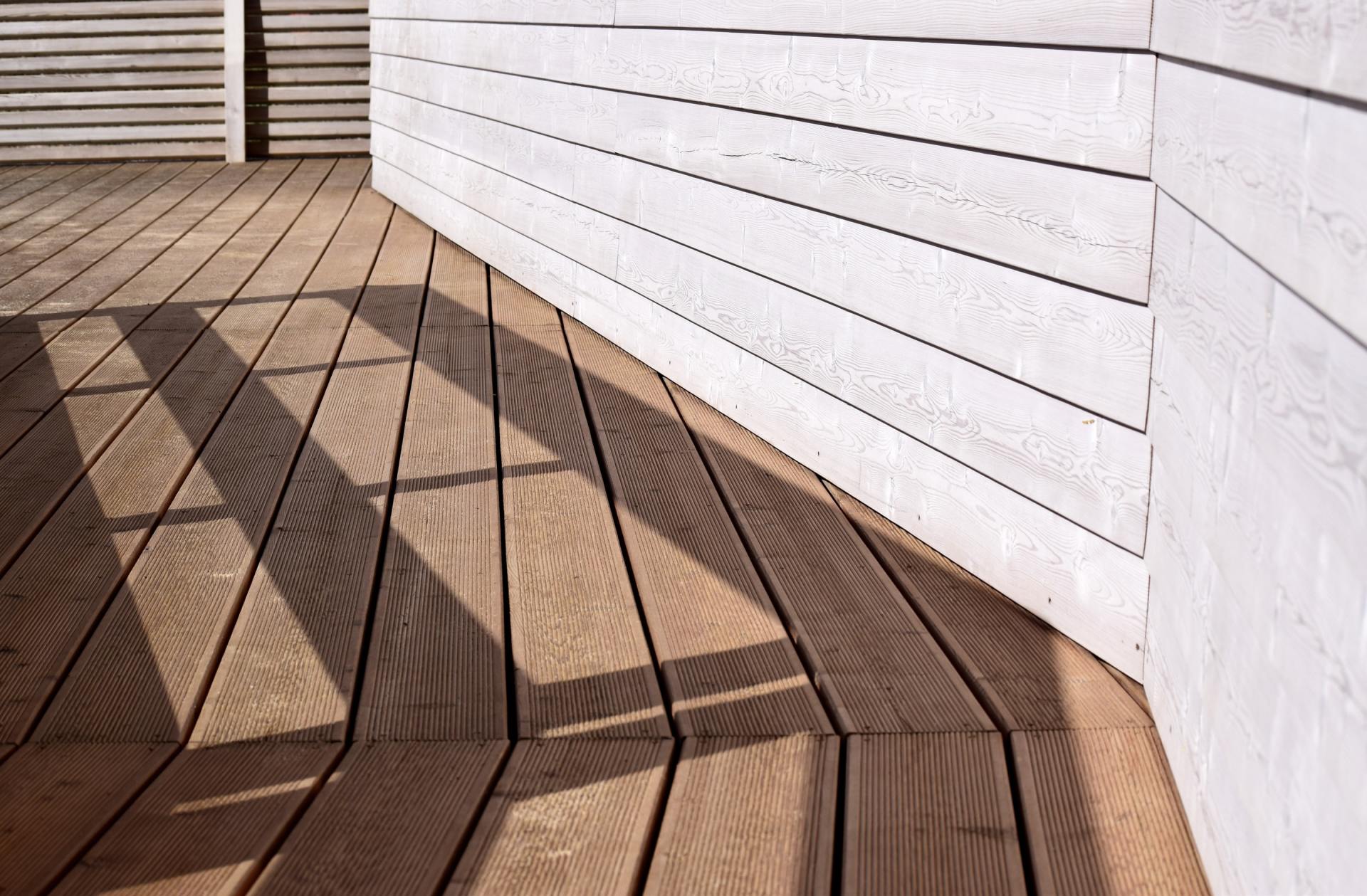 deck and fence staining service