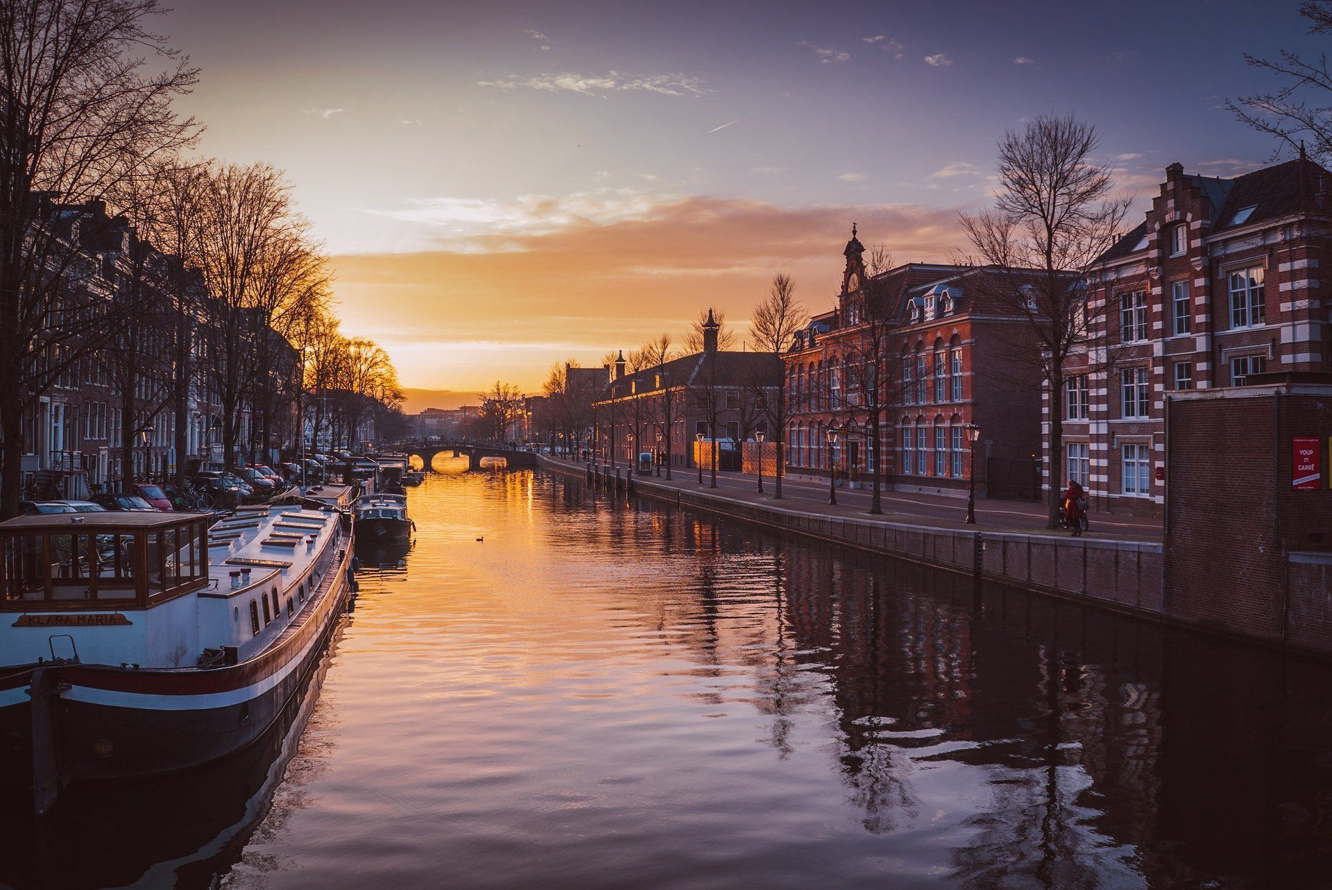 bus taxi amsterdam, sedan taxi, vip taxi amsterdam