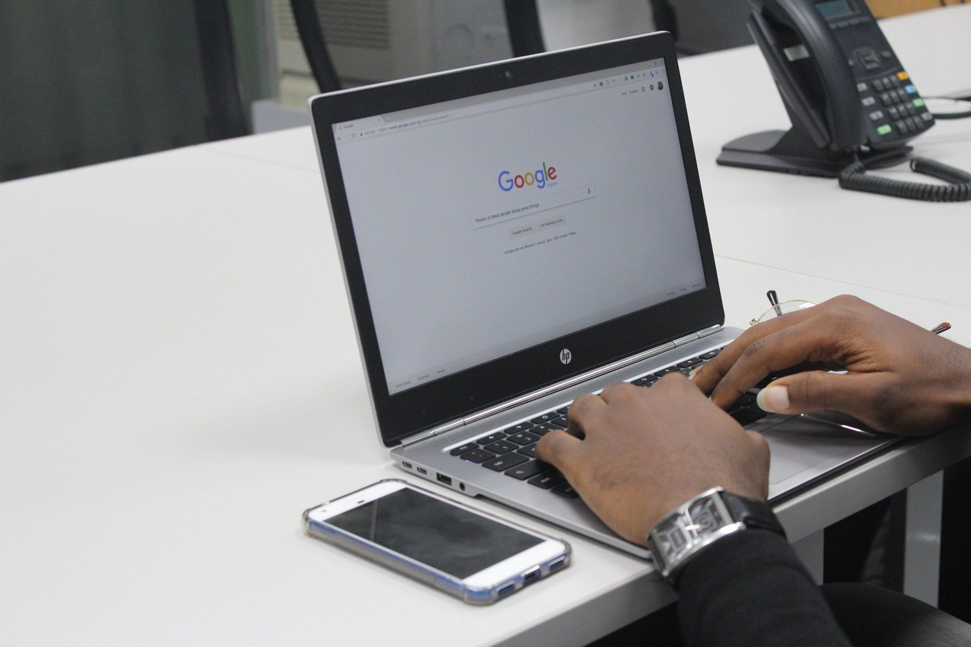 WSI Digital Marketing in Colorado person doing google search