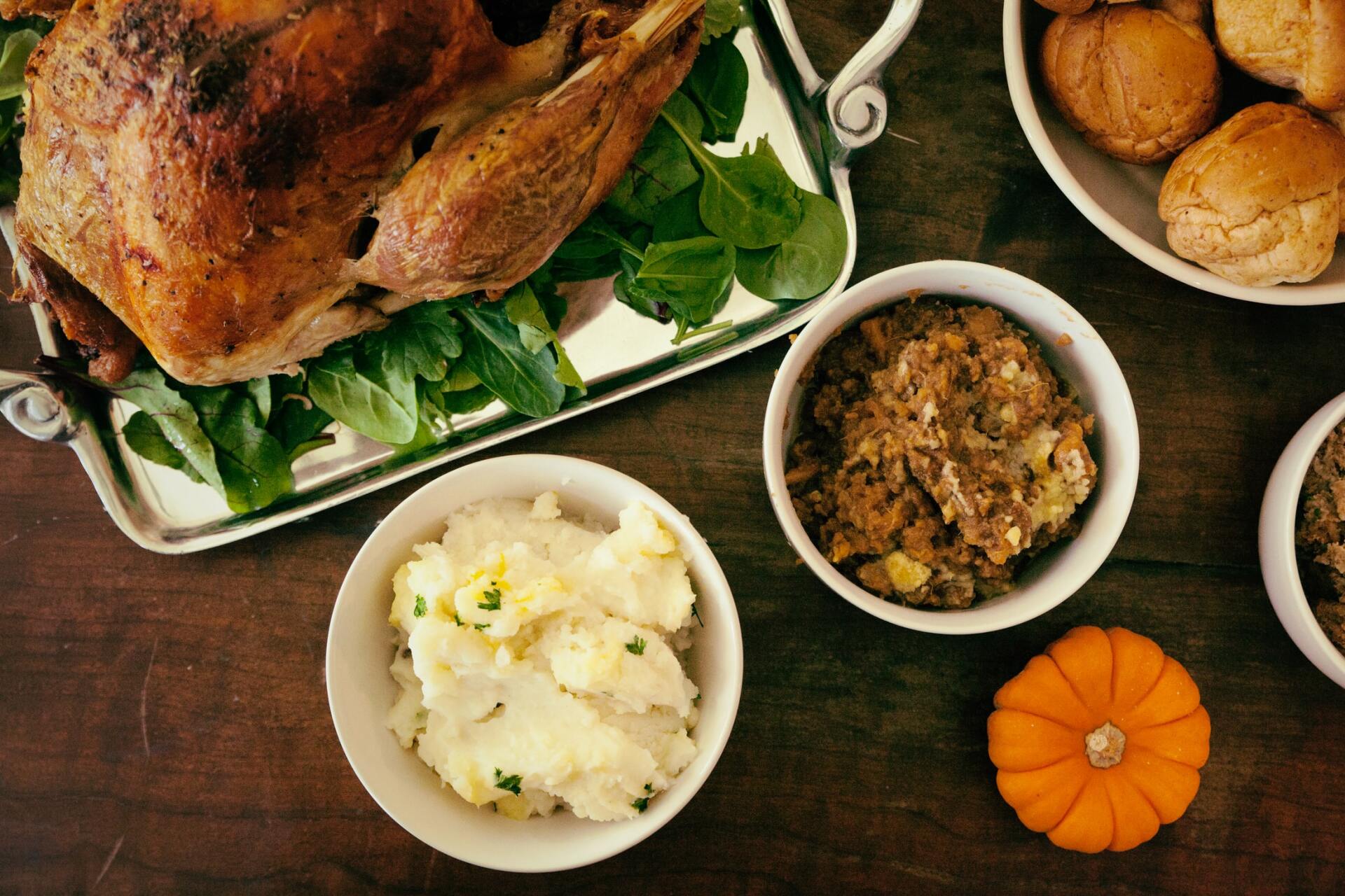 COVID thanksgiving mask social distancing