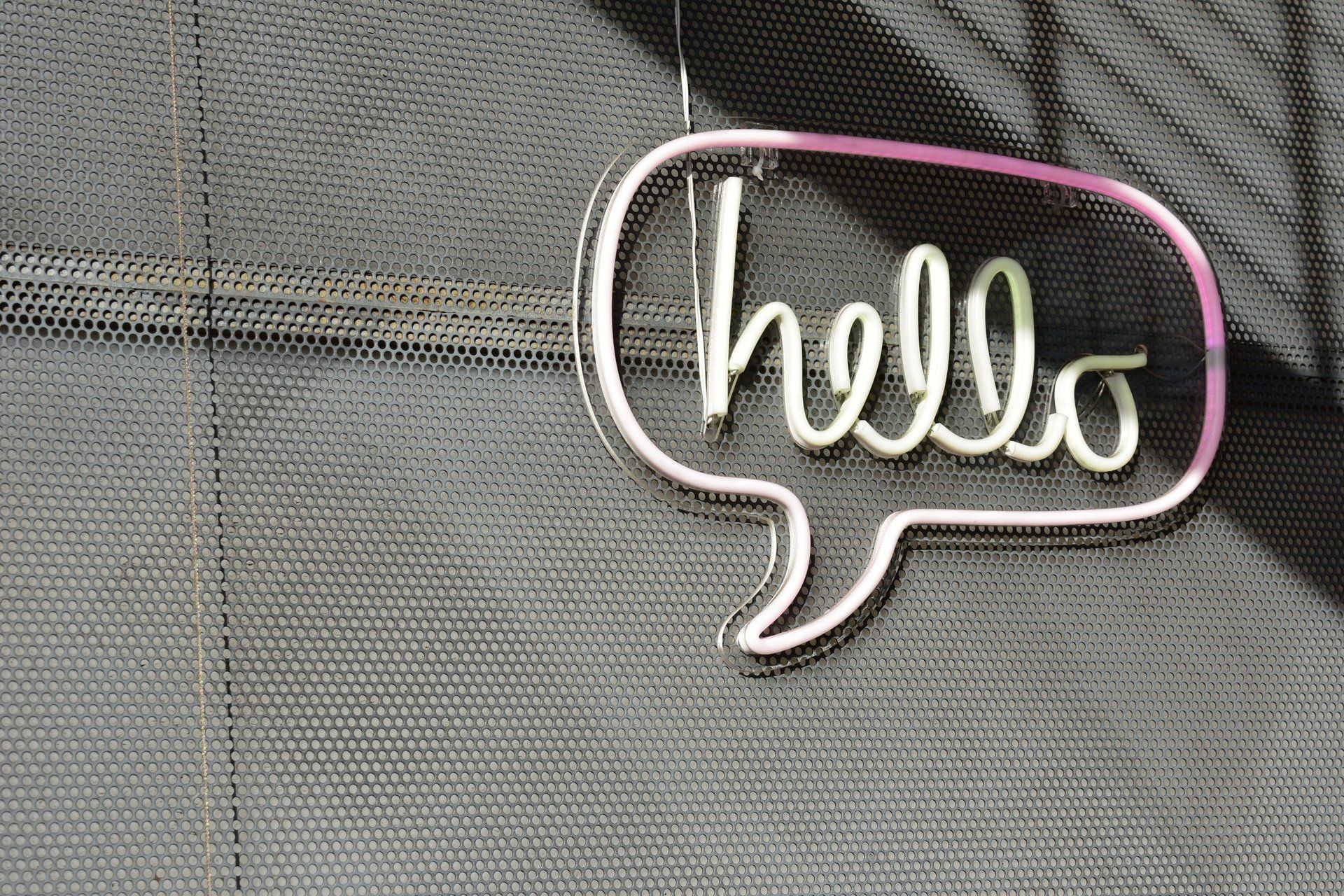 speak bubble image and link to Contact Us page