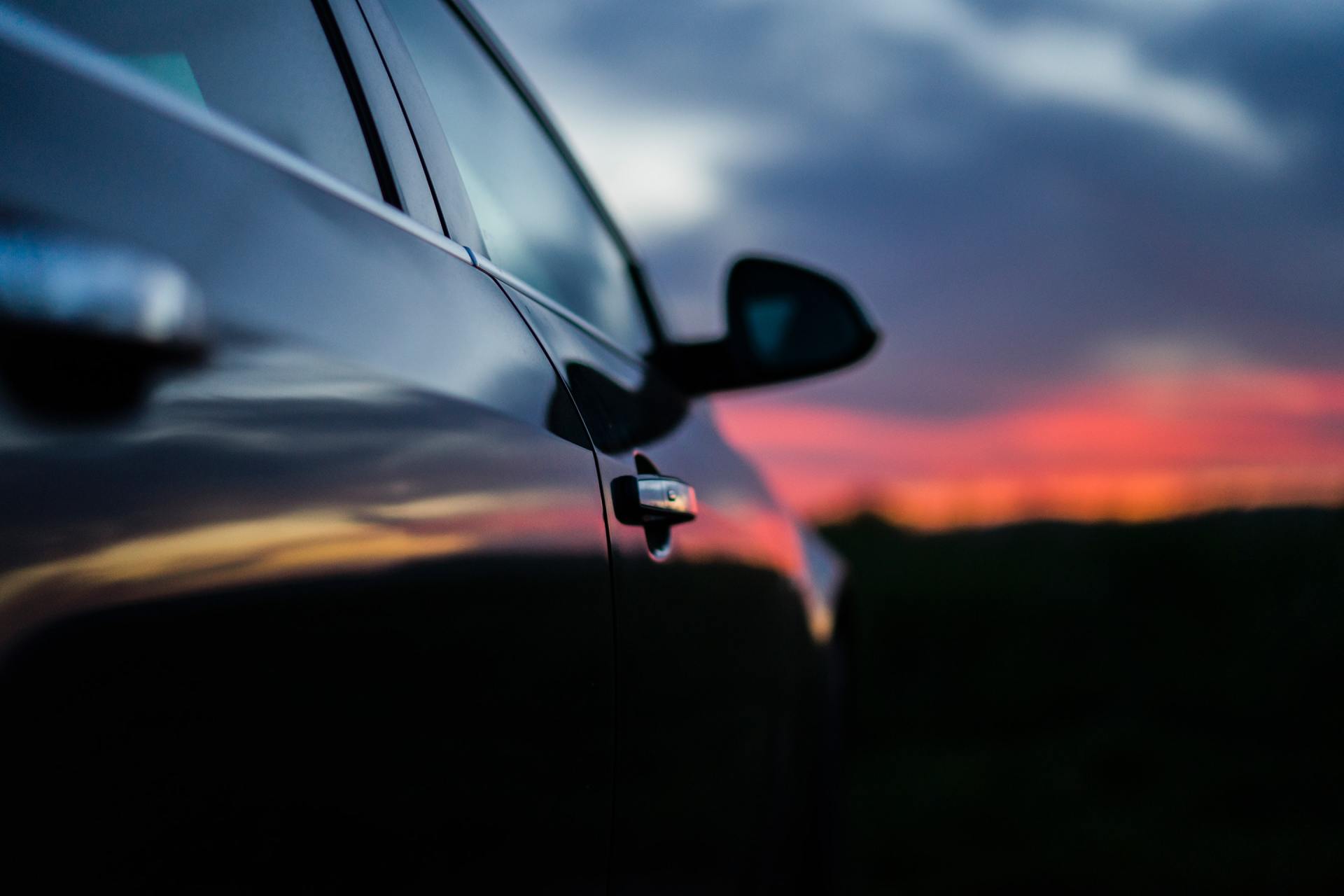 broken side view mirror