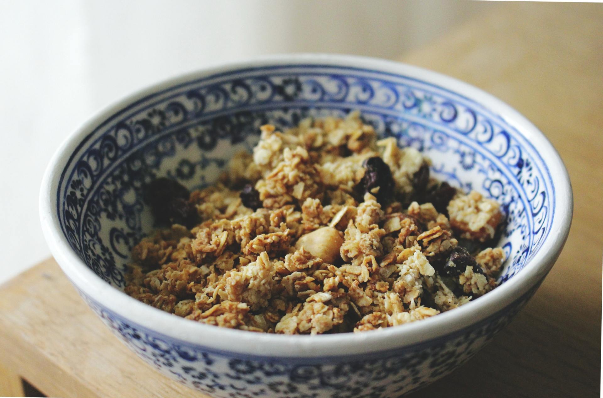 Dietary Fiber Can Reduce the Risk of Breast Cancer - Oatmeal with Apples