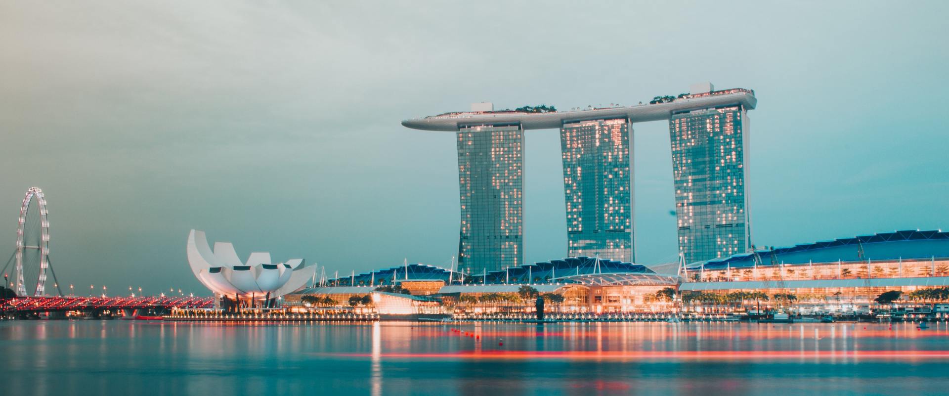 three tall buildings in singapore