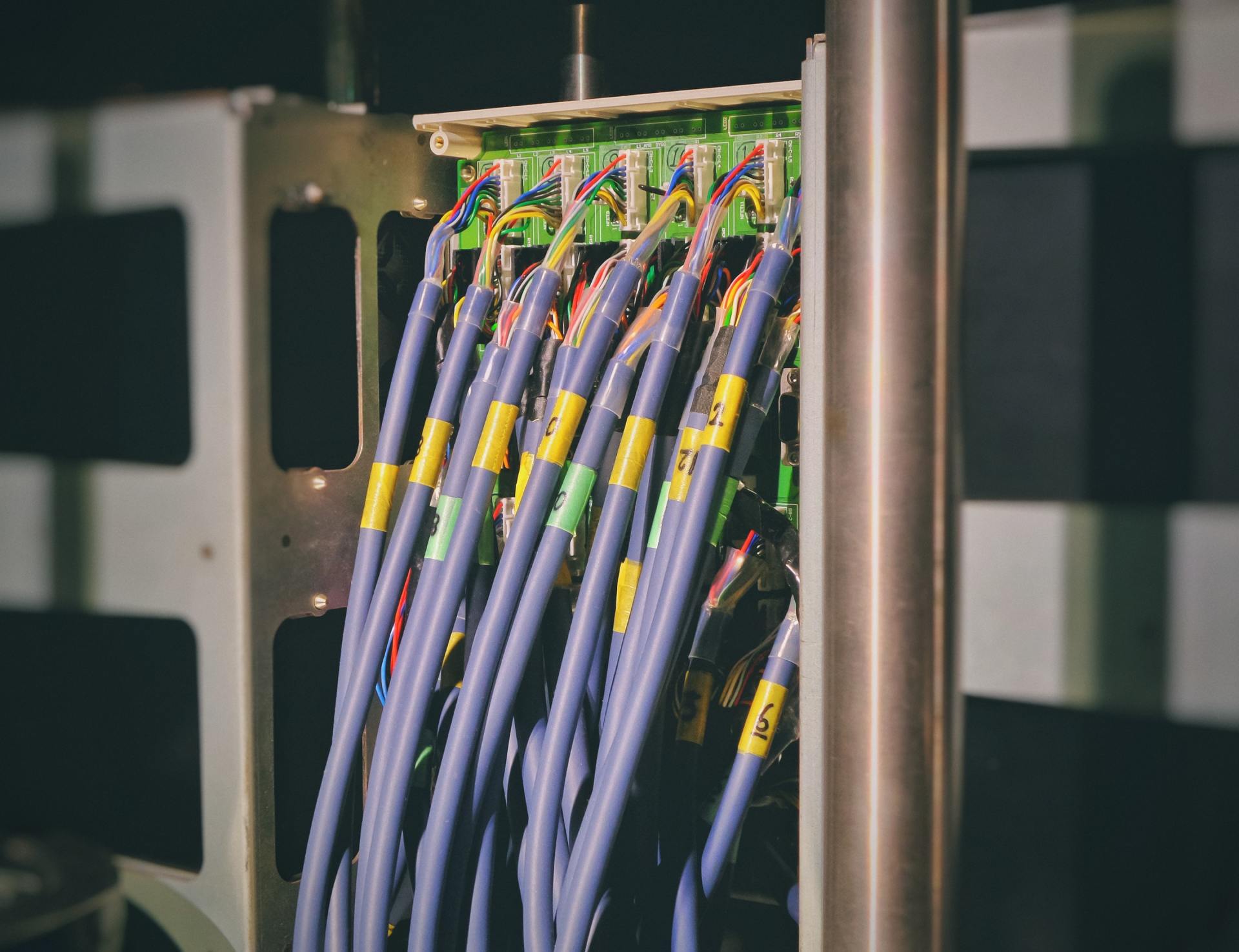 We help electrical contractors