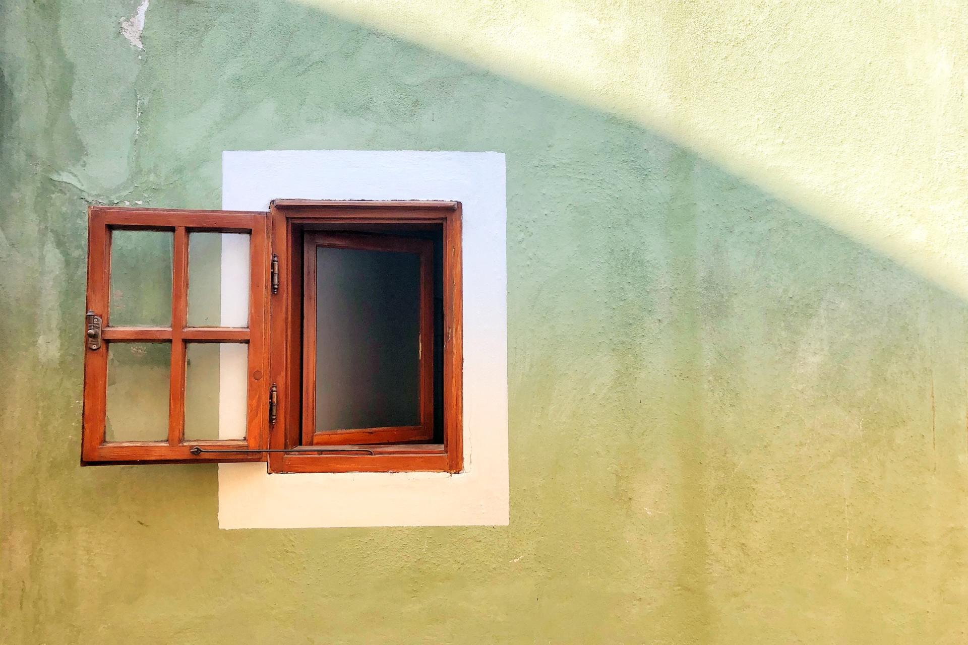 Cracker Windows, Profound Living Michael Kroth