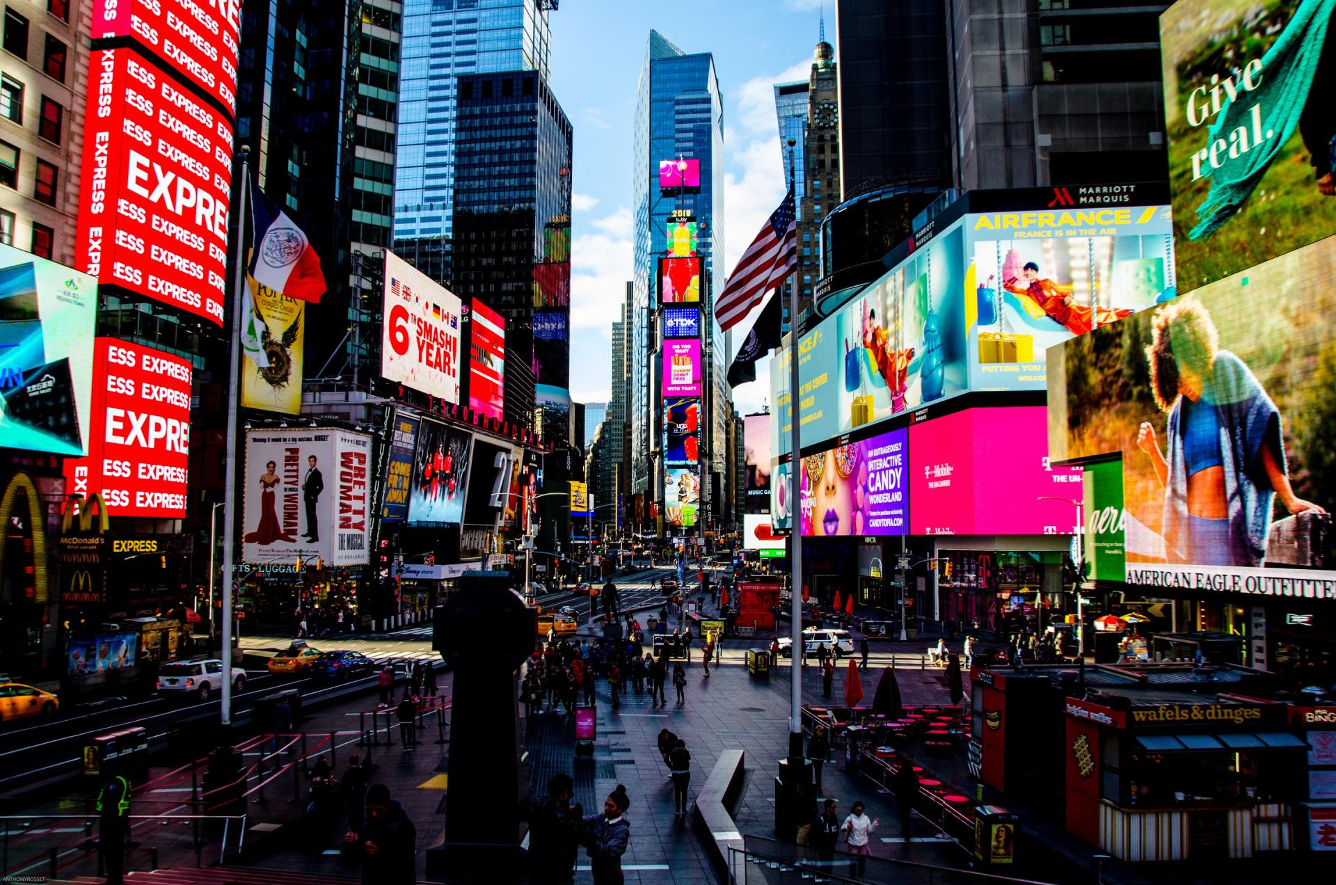What are Smart and Standard display Ads?
