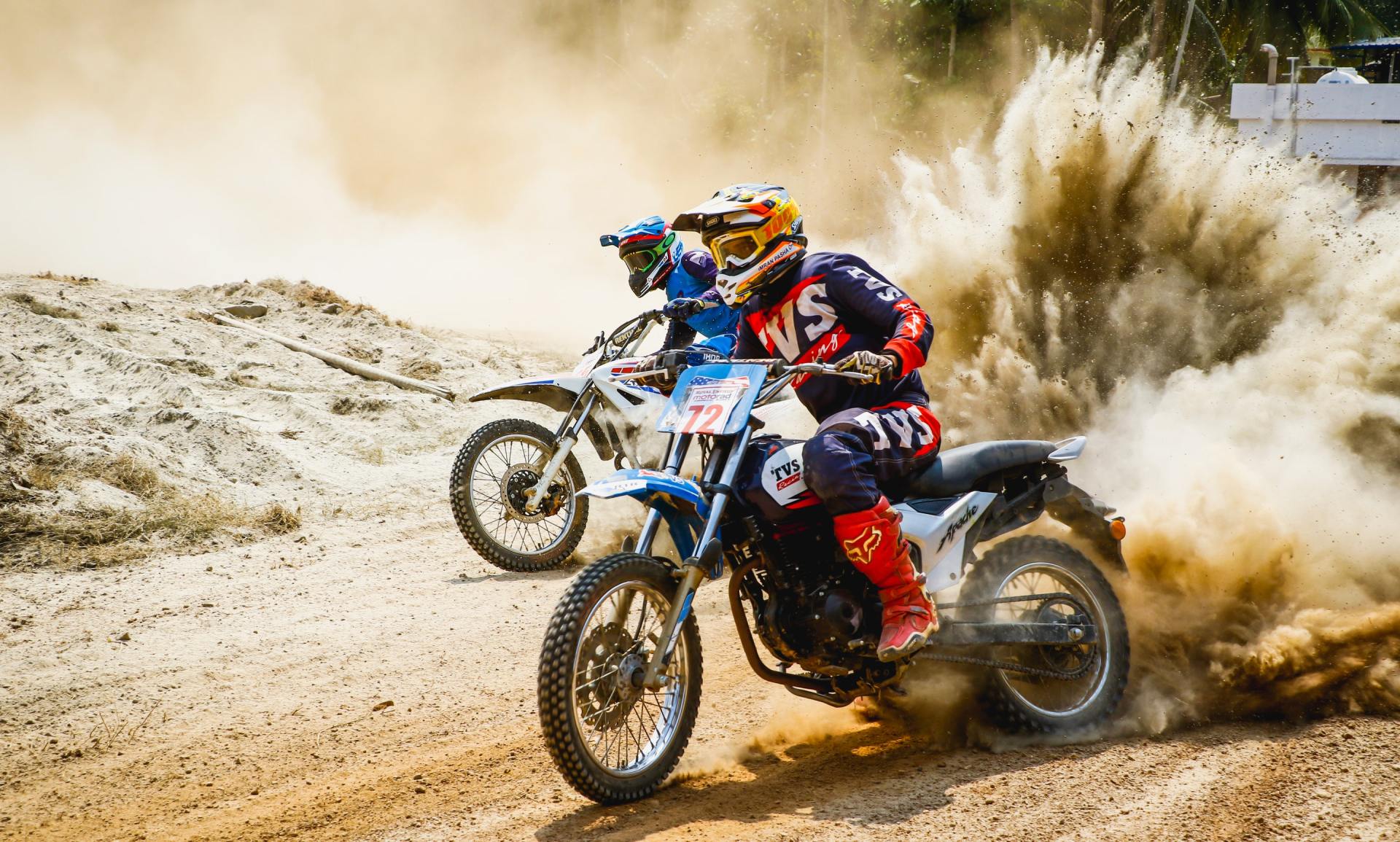 Dirt Bikes Racing