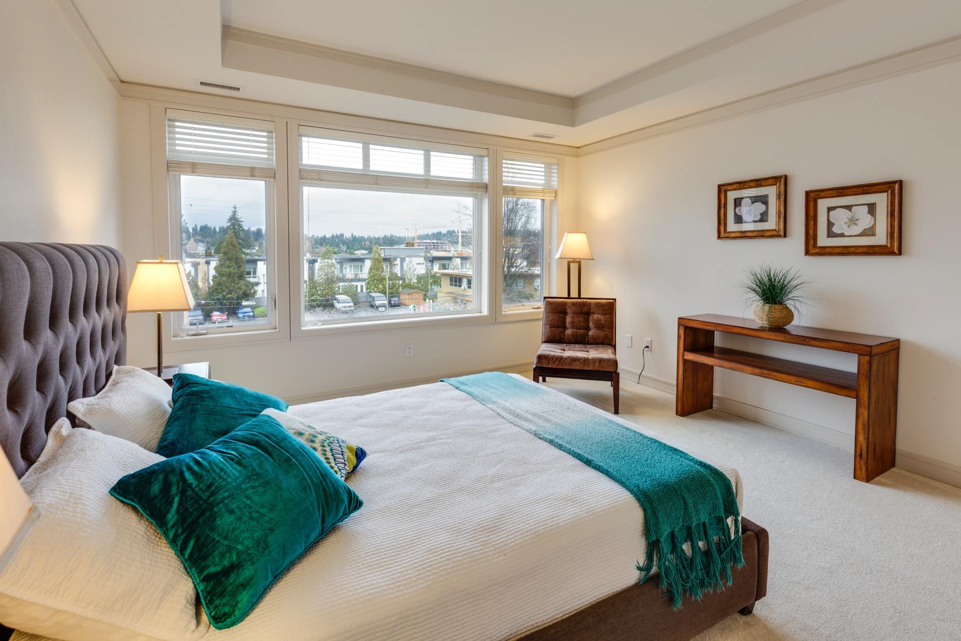 Bedroom and link to property management page