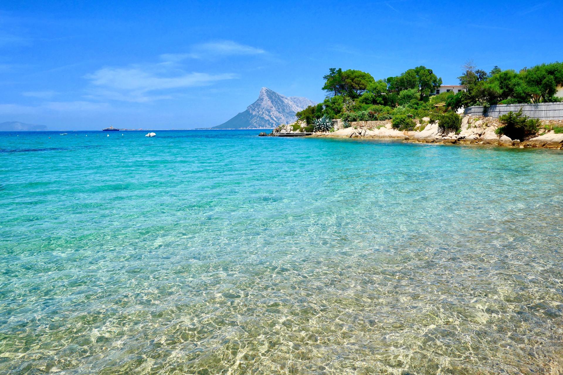 Sardinia yacht charter