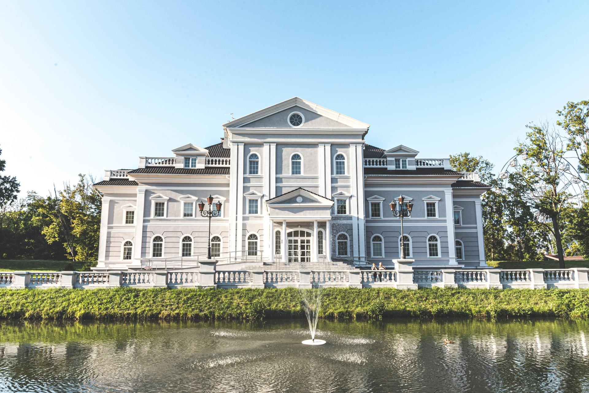 Luxury Houses classic building