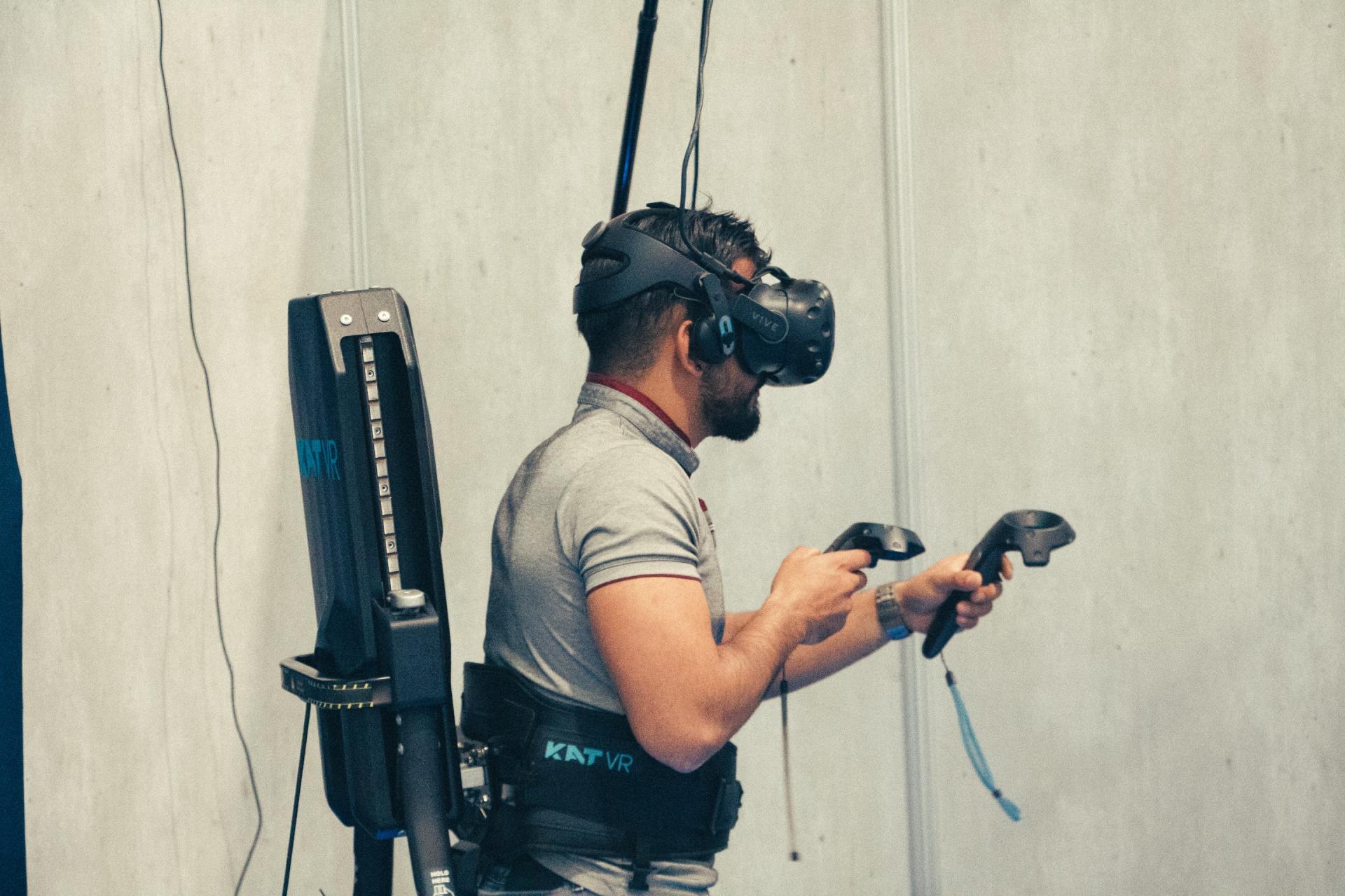 Foto 's van werkwijze AR en VR visualisatie