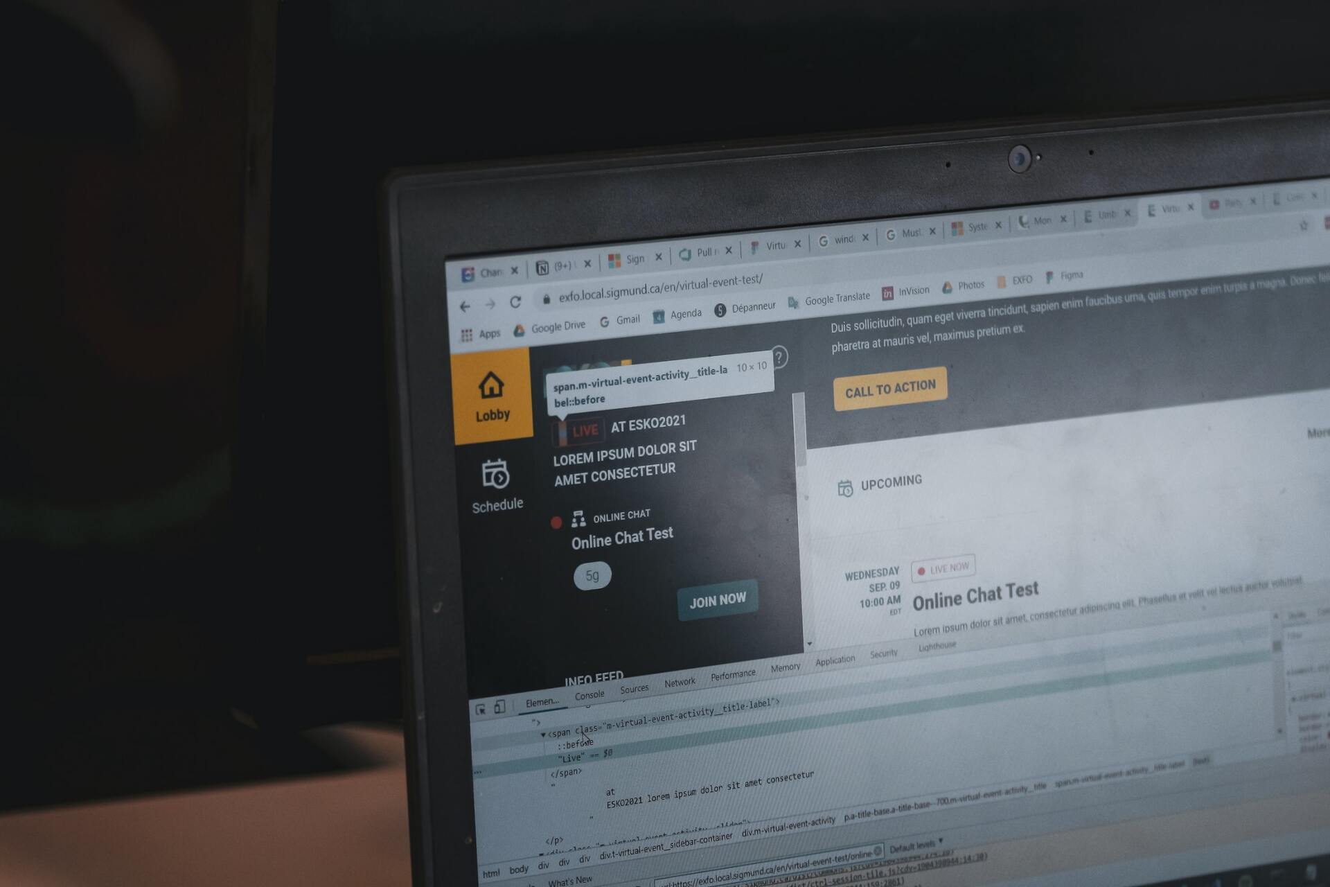 A computer screen with a yellow arrow pointing to the left