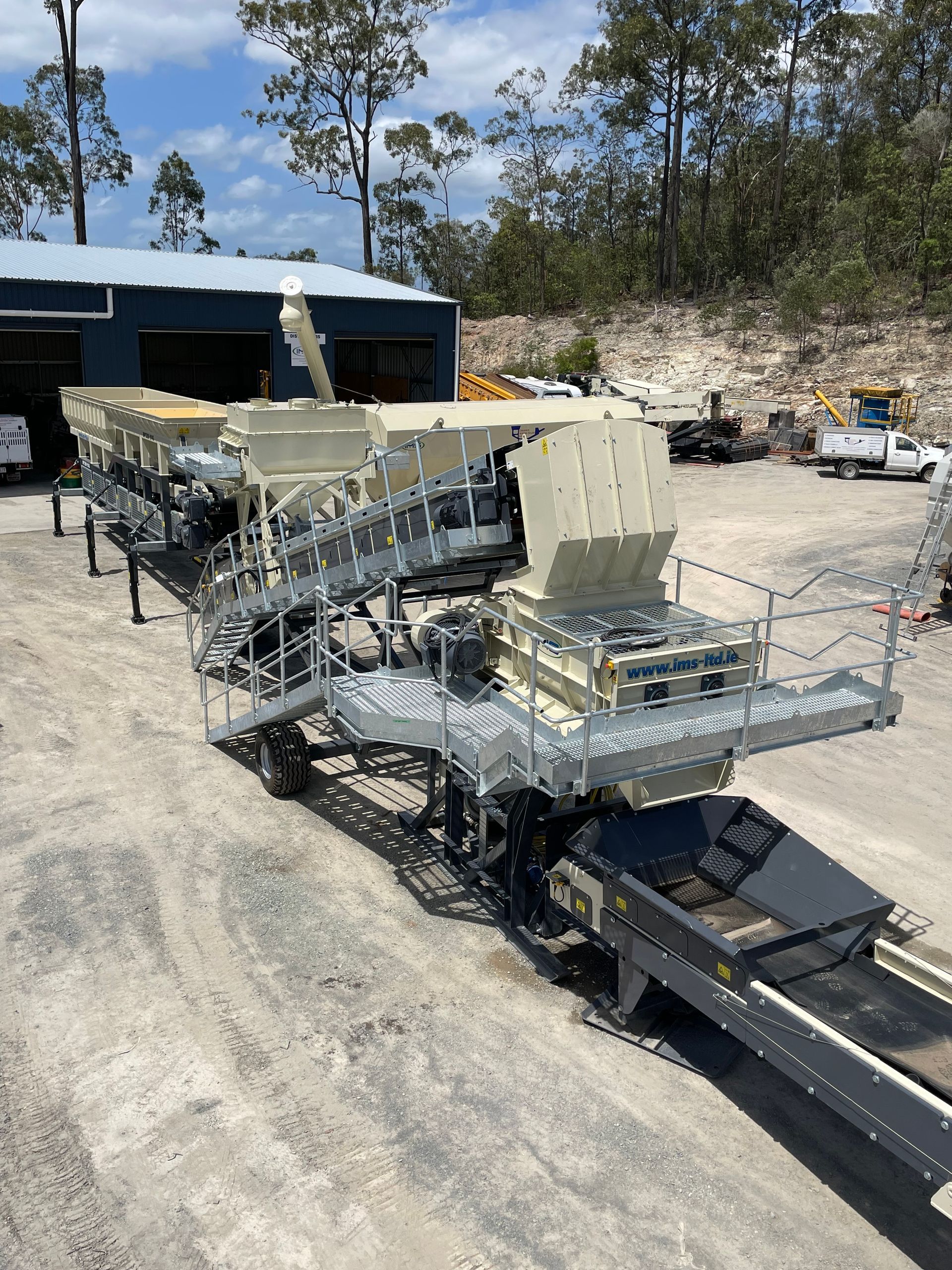 Truck Double Blender - Yatala, Qld - Crusher Screen Sales & Hire