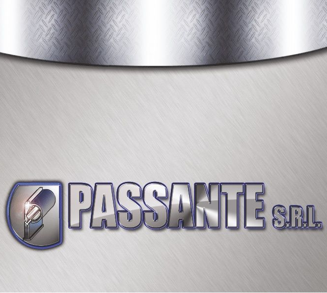 Logo PASSANTE SRL su sfondo in metallo spazzolato.