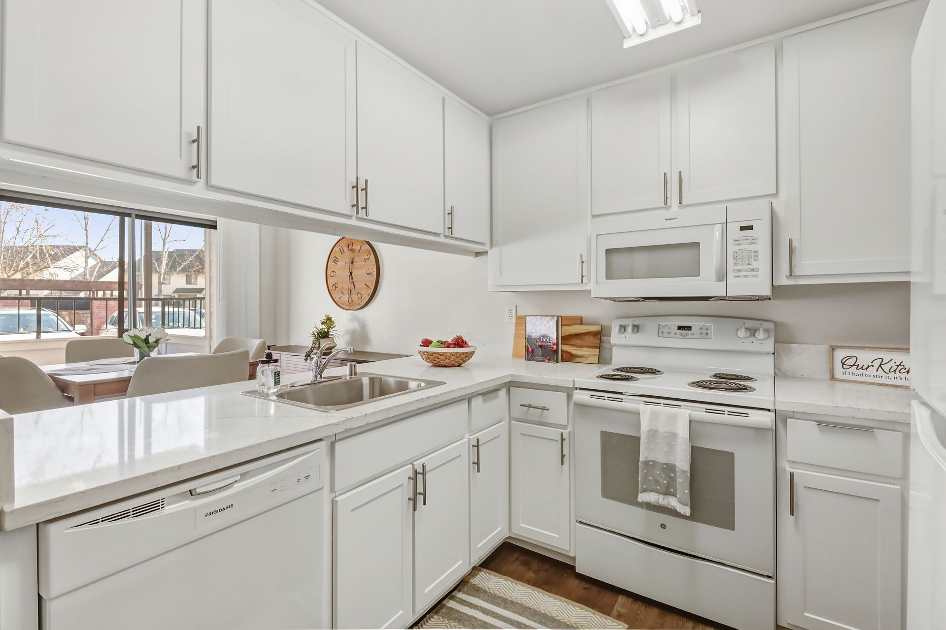 AV kitchen