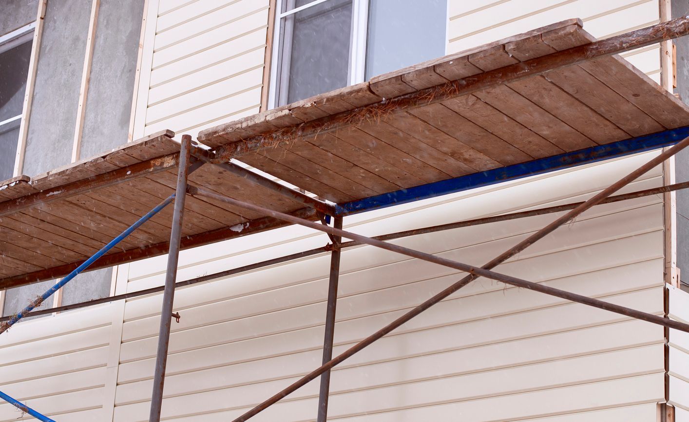 Scaffolding For Home Side Repairs - Papillion, NE - Siefken Contracting Scaffolding For Home Side Repairs - Papillion, NE - Siefken Contracting