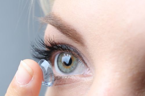 Applicazione lente a contatto
