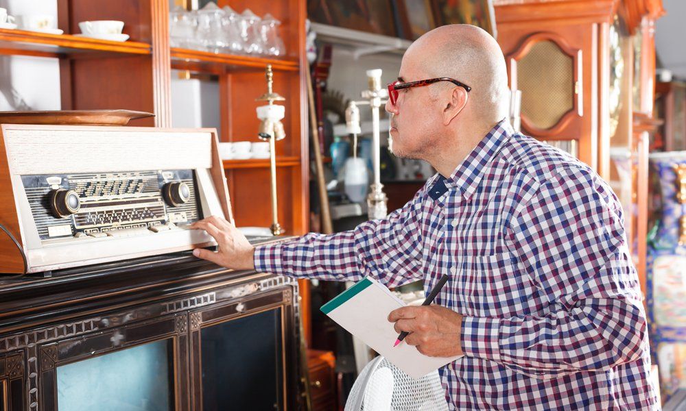 Inspecting Vintage Items — Minneapolis, MN — Appraisal Specialists Midwest