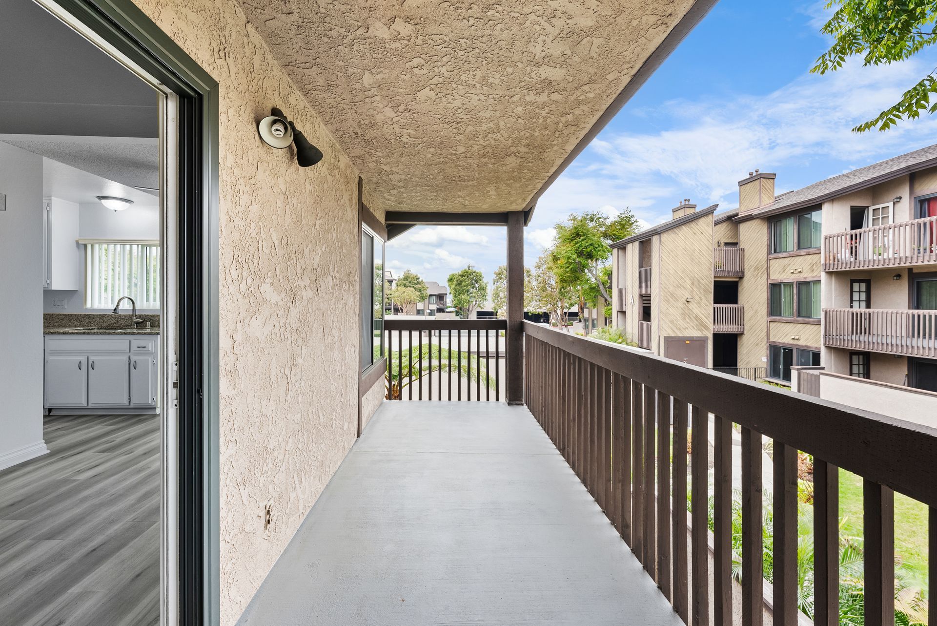 balcony with railing