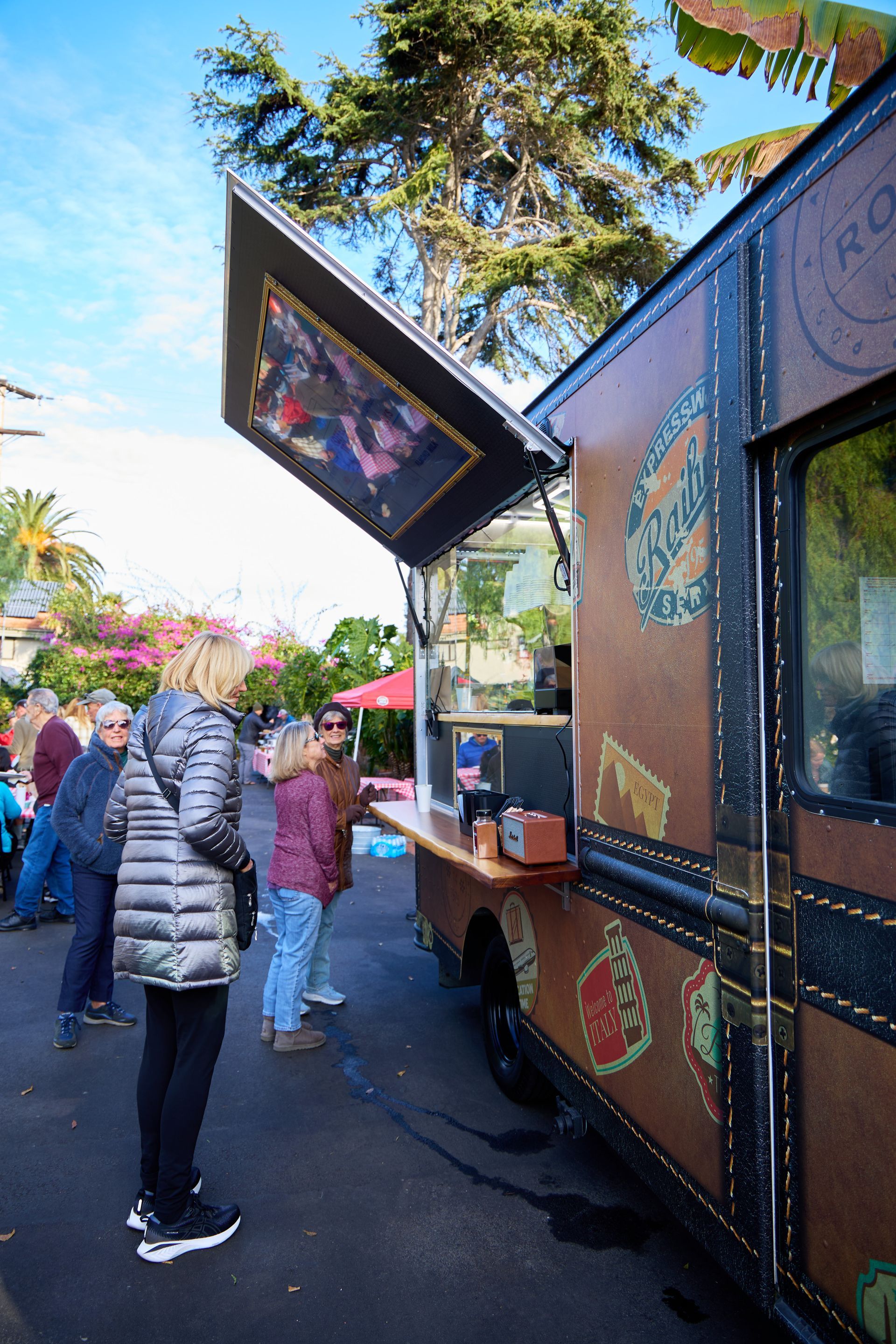 4 Clever Food Truck Ideas That Pave the Way to Success