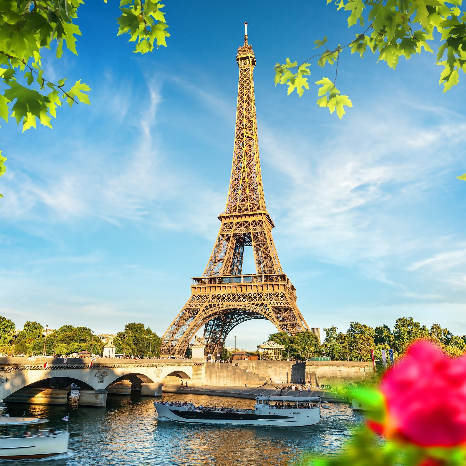 eiffel tower in paris
