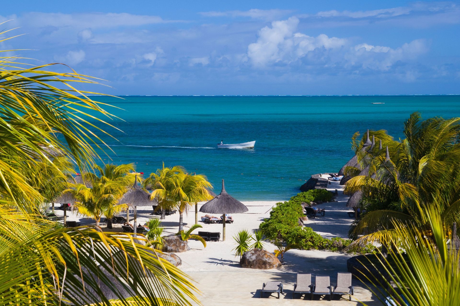 maurituis beach scene 