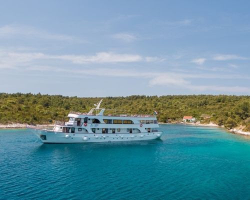 8 Nights Southern Pearls sailing from Trogir to Dubrov- Premium Superior Cruise