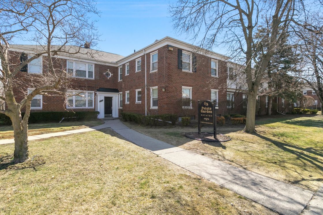 Pointe Garden  apartments exterior