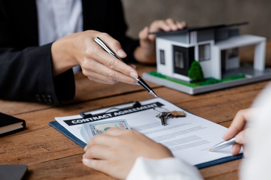 real estate agent dealing for property