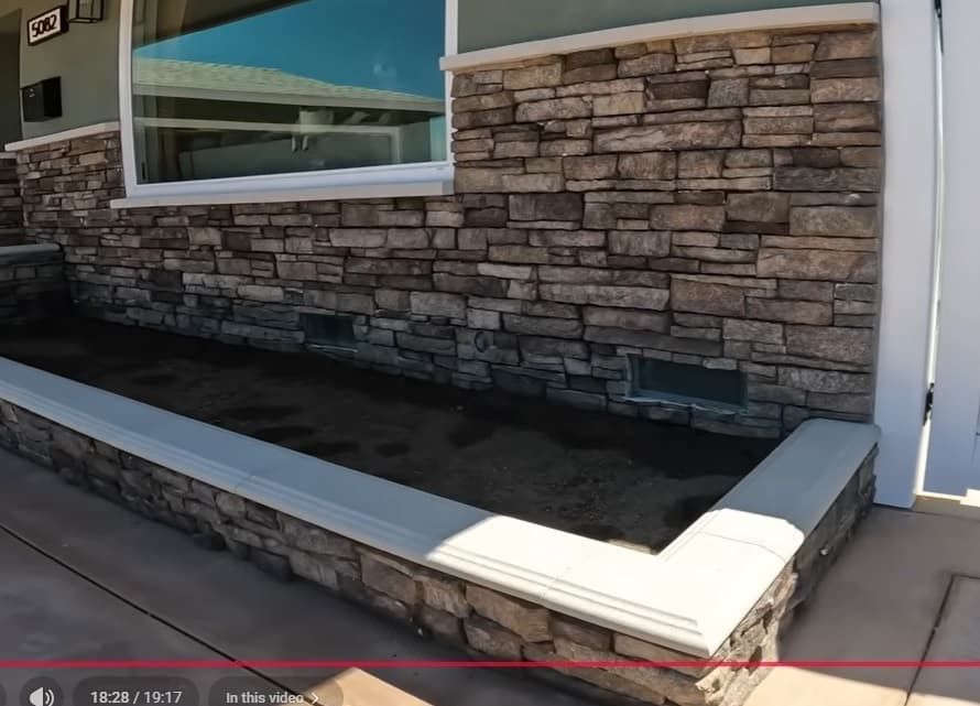 Metro Atlanta brick mason installs dual-pattern brick wall with contrasting brick types