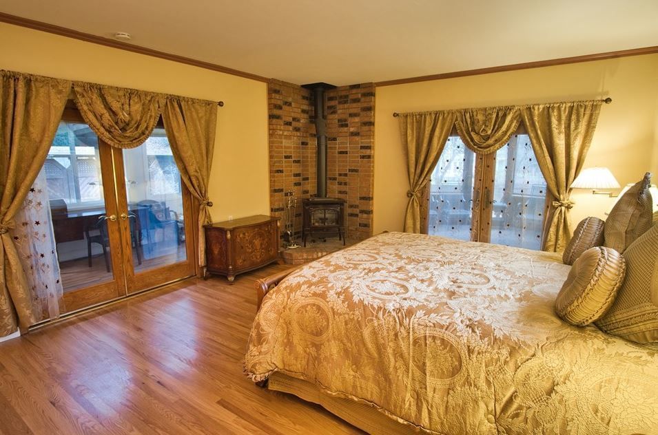 Additional bedroom