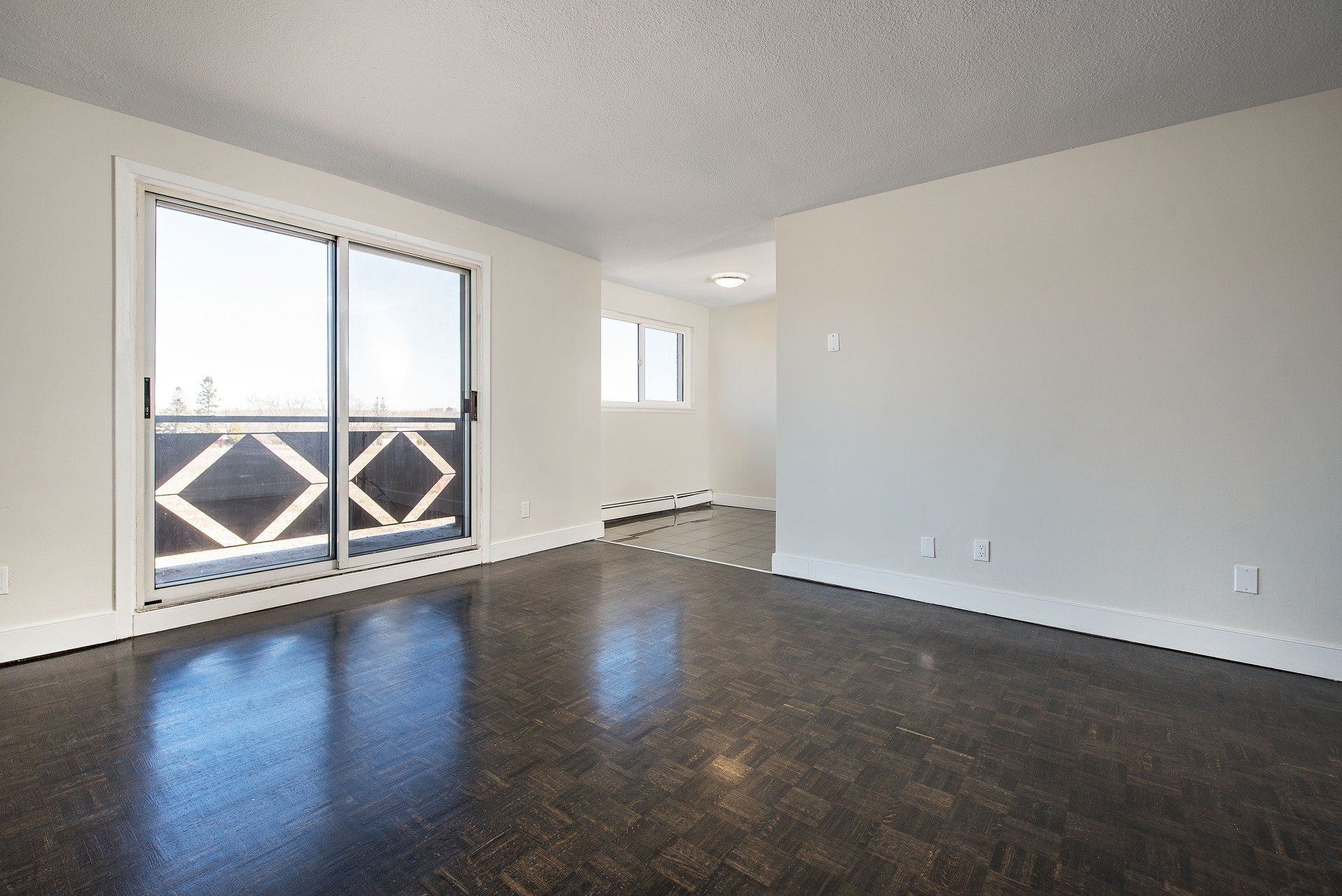 Apartment Gallery 16191625 Dufferin St Whitby ON L1N 1B3