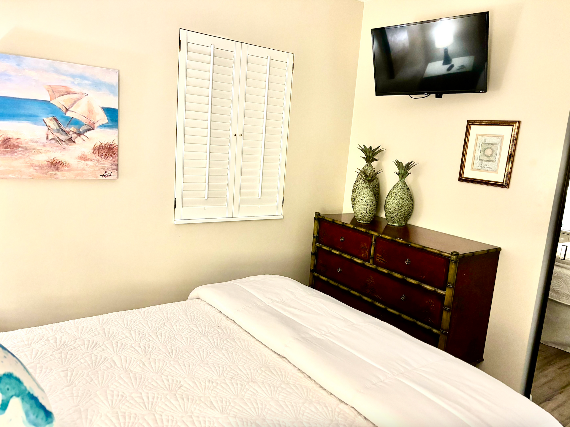 beach condo guest bedroom