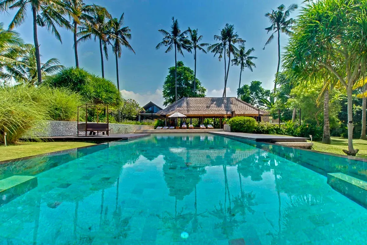 Piscina com revestimento Hijau Artemano