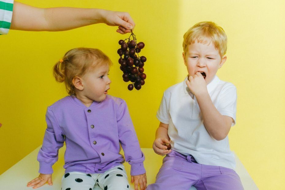 children eating