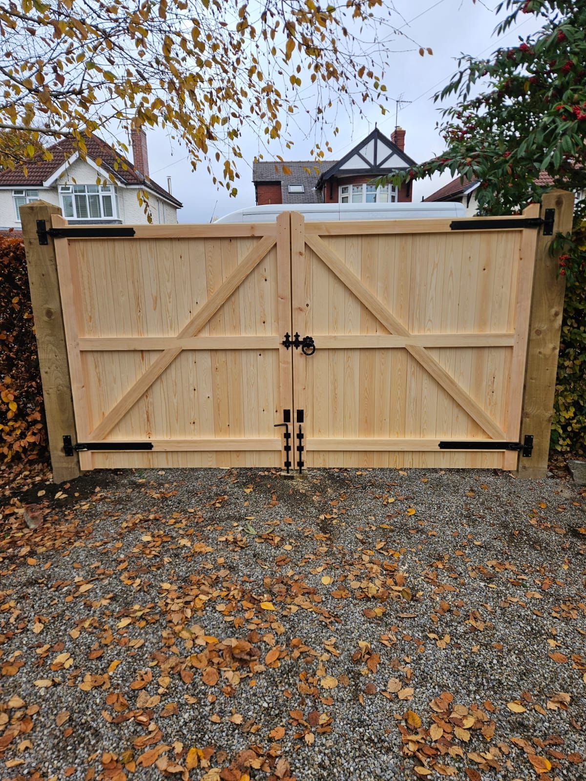 Harrogate Premier Fencing -Yorkshire Timber Gates - Driveway Gates and Garden Gates in Harrogate, Ripon, Wetherby