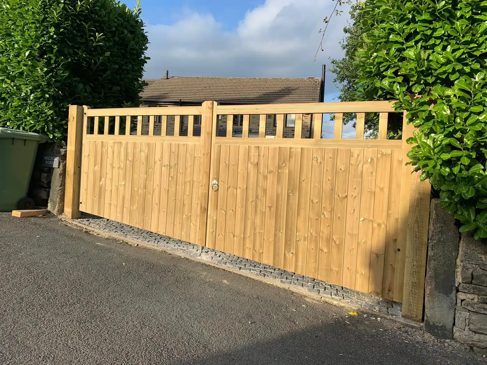 Harrogate Premier Fencing -Yorkshire Timber Gates - Driveway Gates and Garden Gates in Harrogate, Ripon, Wetherby