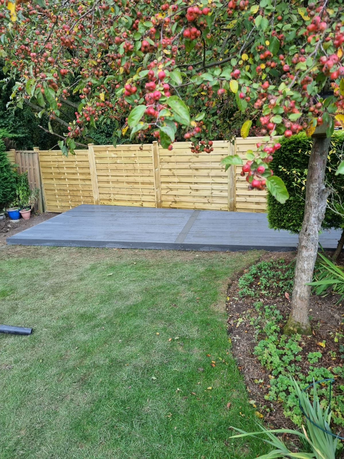 Decking Supply & Fit Harrogate Premier Fencing - grey composite